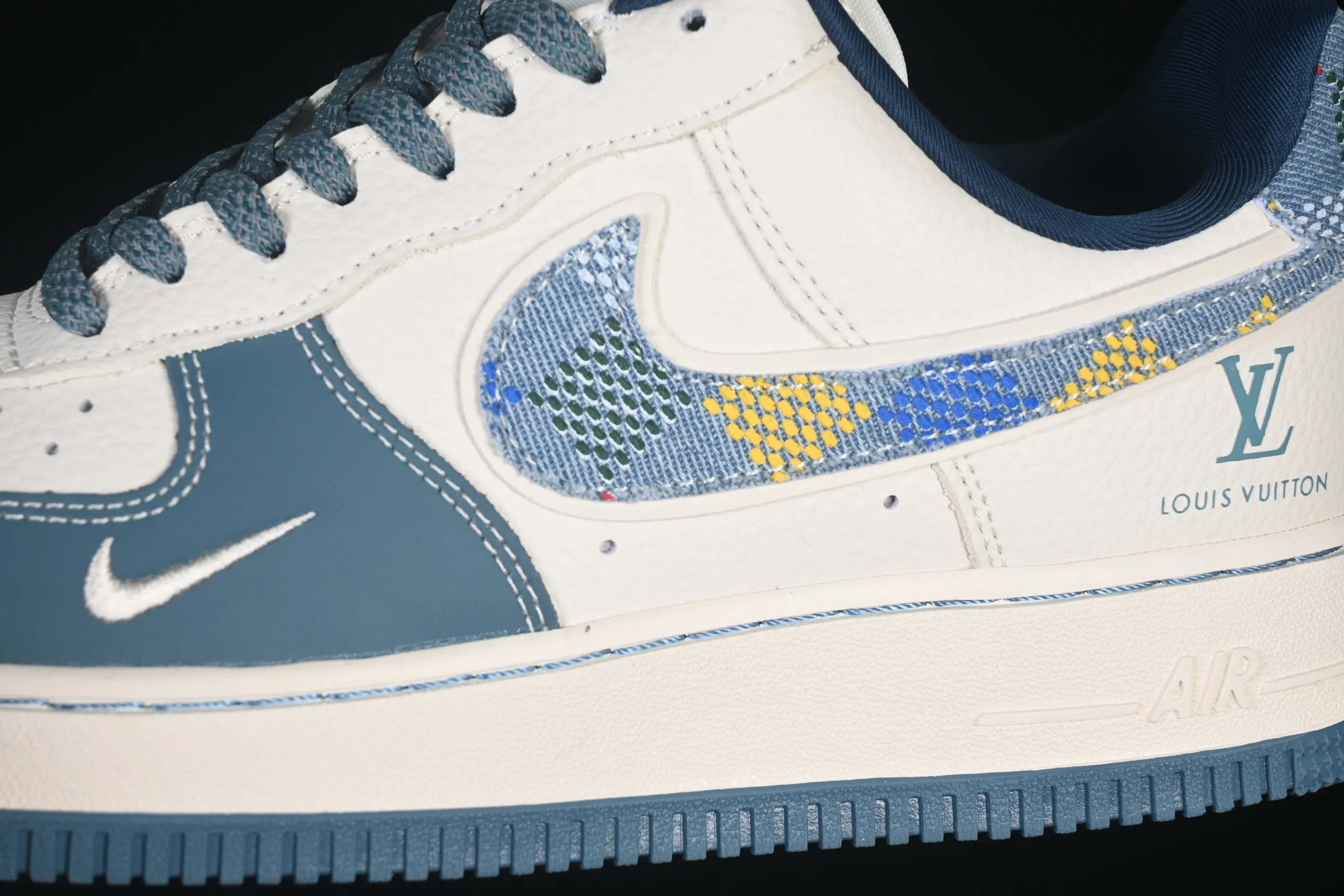 All categories Nk Air Force 1 Air Force series Nk Air Force 1 Low Air Force low-top Nike Air Force 1'07 Low LV co-branded stitching color hook Air Force 1 low-top casual sneakers DD1982-301